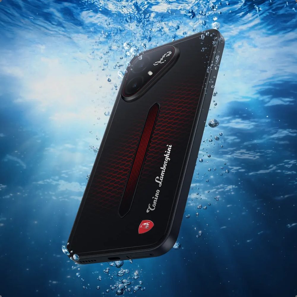POVA 8 Pro Tonino Lamborghini bajo el agua