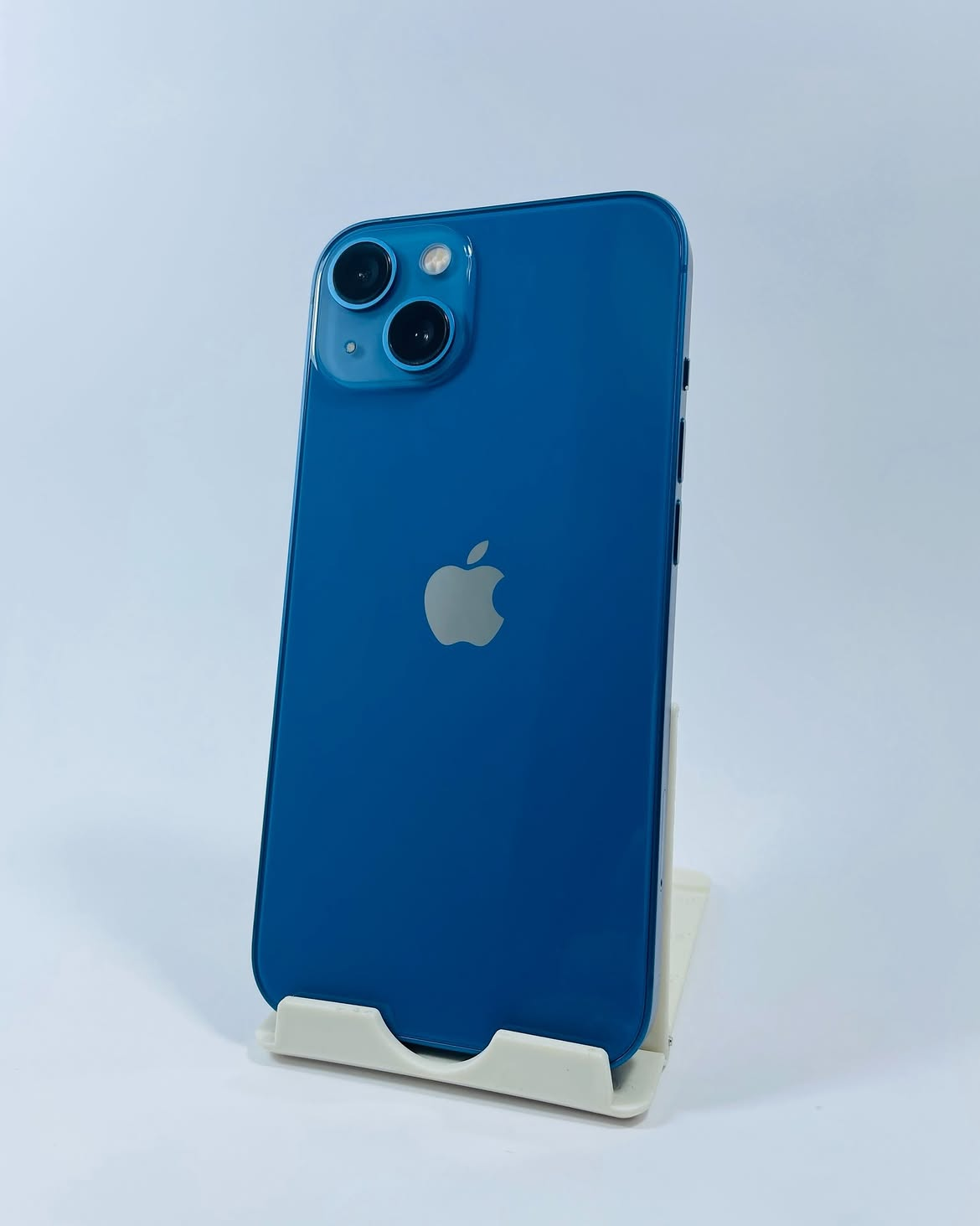 iPhone 13 (Seminuevo)